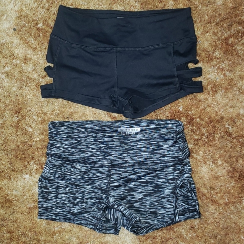 🏃‍♀️🧘‍♀️2 pairs forever 21 workout shorts